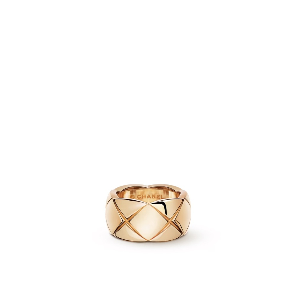 Chanel coco crush beige gold large ring